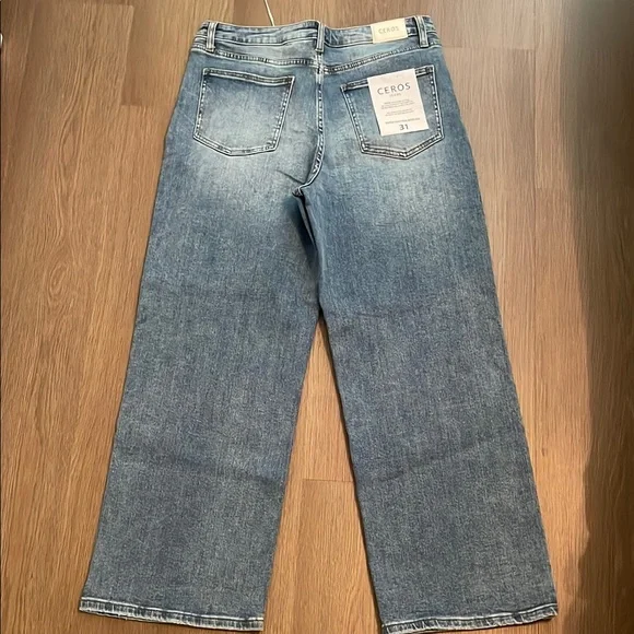 Ceros Wide Leg Flare Jeans with Vintage Wash - Picture 4 of 7